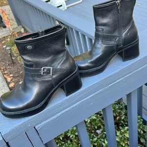 Women’s Harley Davison motorcycle boots